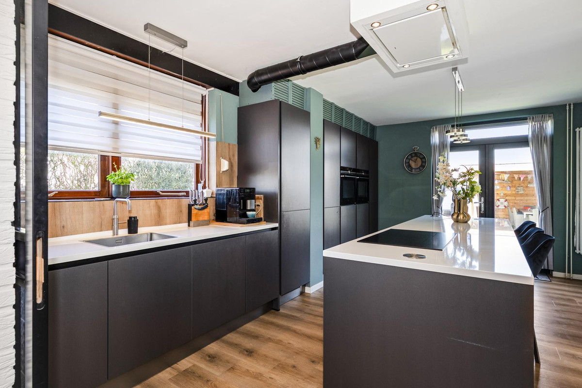 Vrijstaande woning te koop: Sluisweg 14, Born
