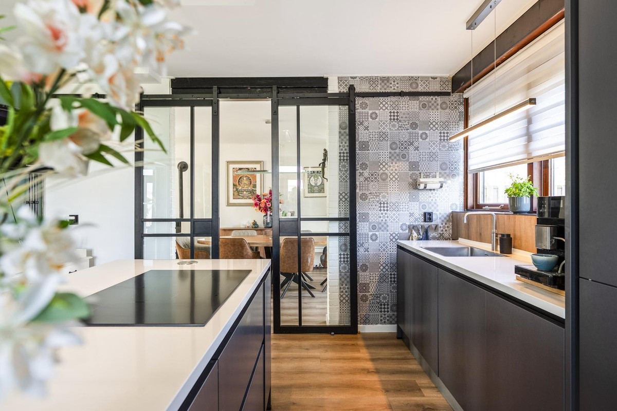 Vrijstaande woning te koop: Sluisweg 14, Born