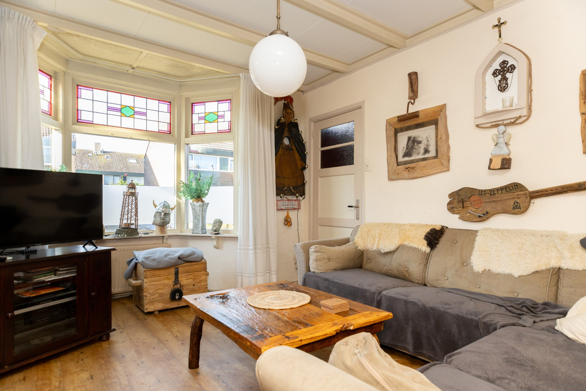 Vrijstaande woning te koop: Slingerweg 111, Hippolytushoef