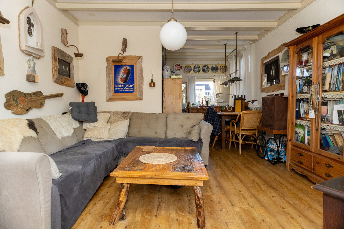 Vrijstaande woning te koop: Slingerweg 111, Hippolytushoef