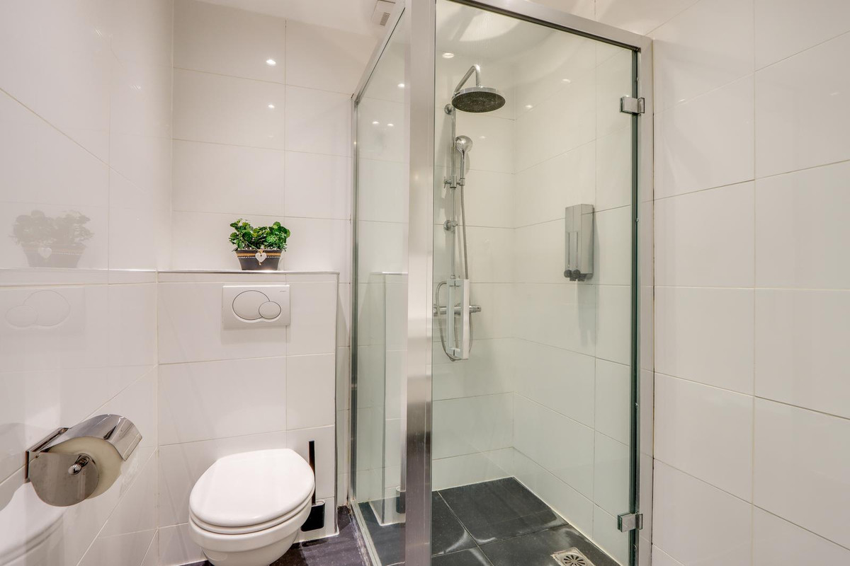 Tussenwoning te koop: Engelsholm 52, Hoofddorp