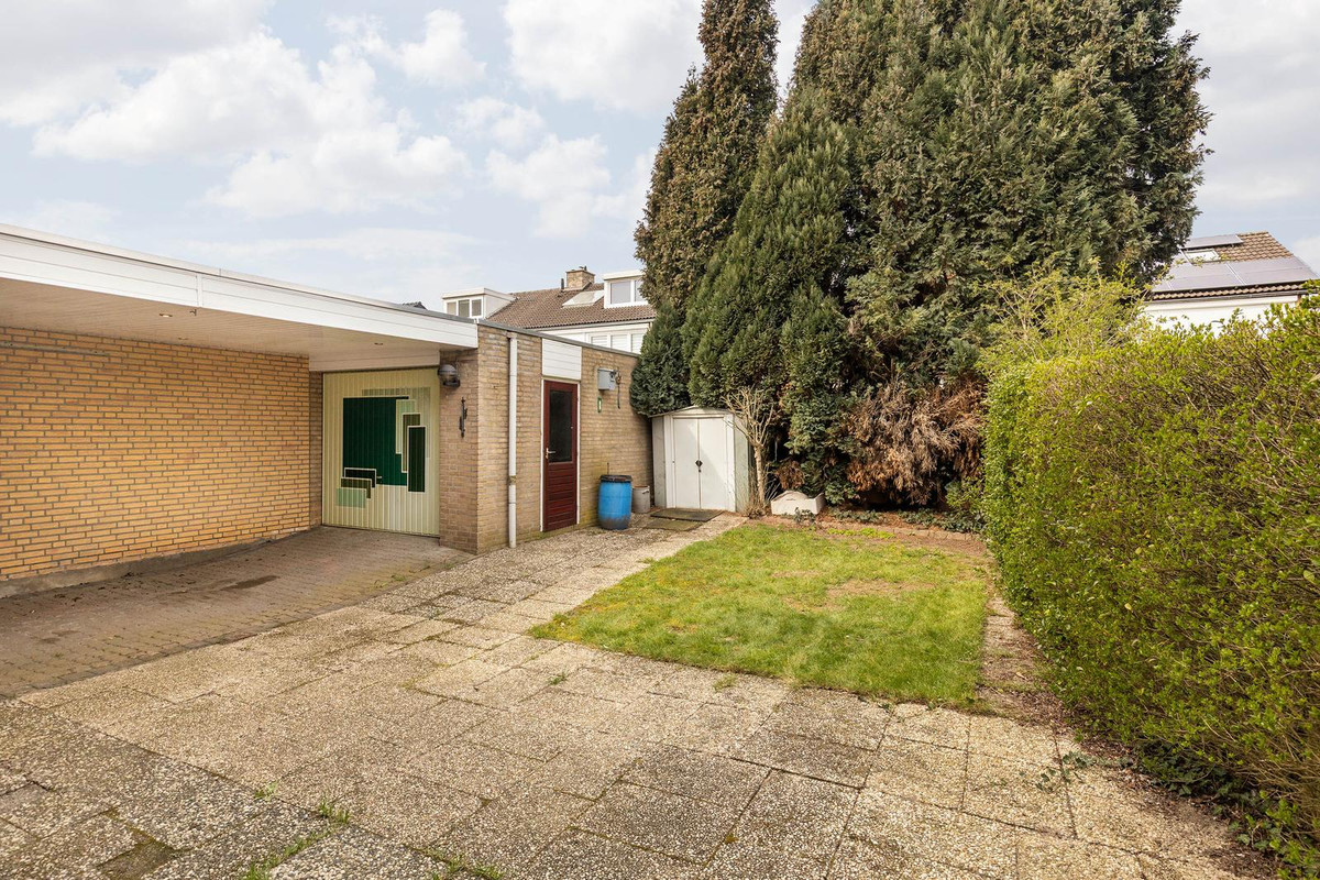 Twee-onder-één-kap te koop: Laathofstraat 34, Beek
