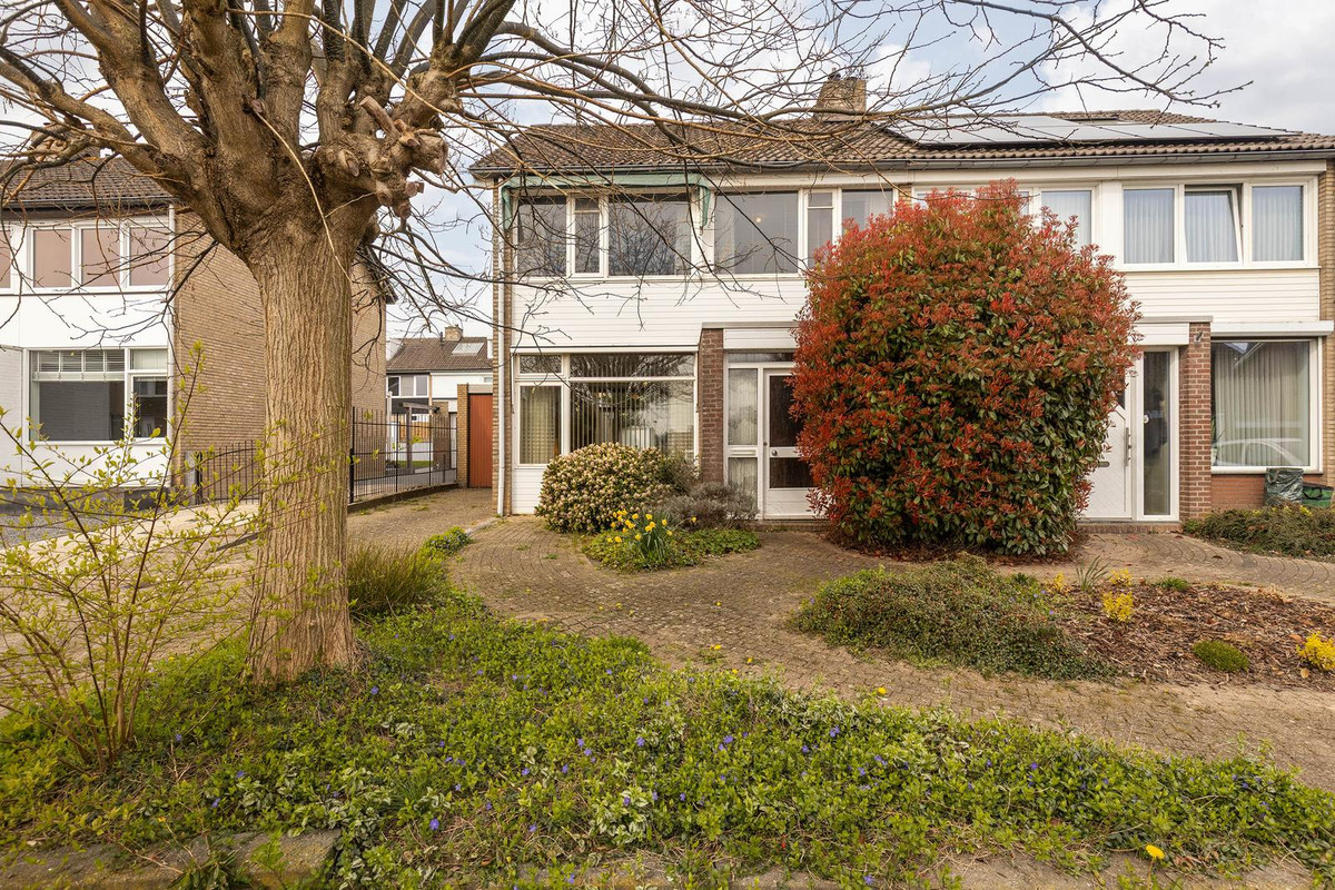 Twee-onder-één-kap te koop: Laathofstraat 34, Beek