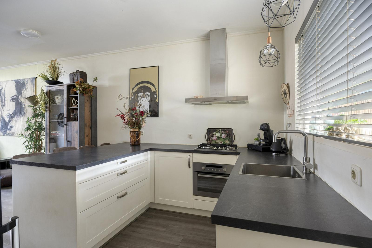 Tussenwoning te koop: Van Ittersumstraat 89, Zwolle