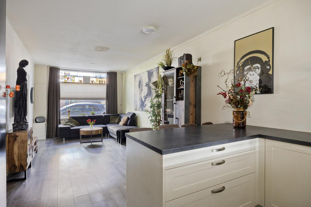Tussenwoning te koop: Van Ittersumstraat 89, Zwolle