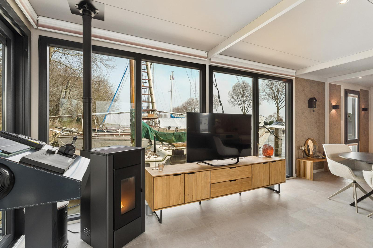 Vrijstaande woning te koop: Kraanweg 28, Lelystad