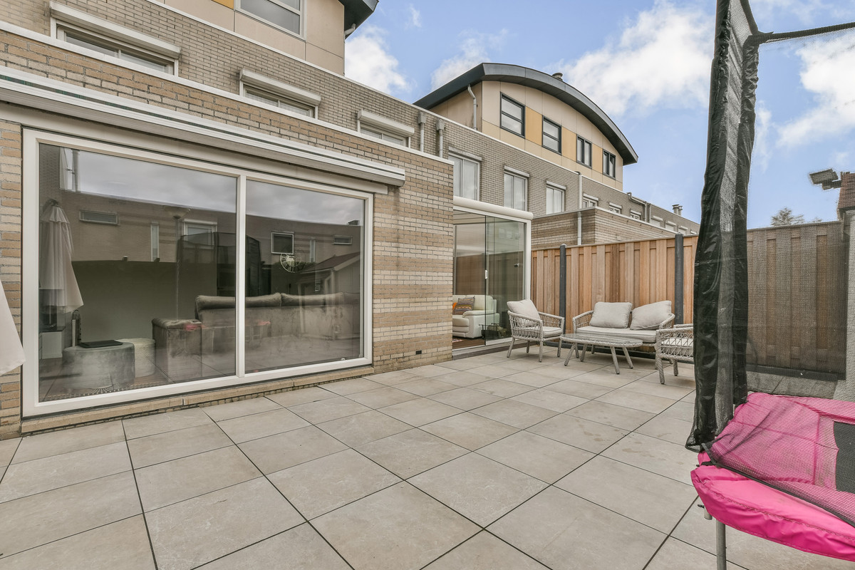 Hoekwoning te koop: Fanfarehof 27, Zaandam