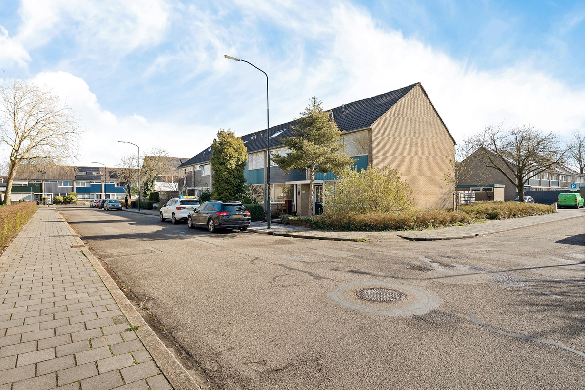 Hoekwoning te koop: Gentiaanstraat 240, Apeldoorn