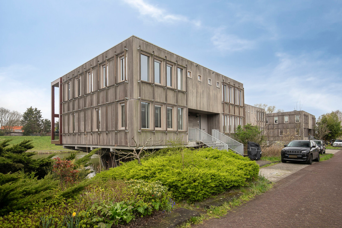 Twee-onder-één-kap te koop: Schillingdijk 9, Amsterdam