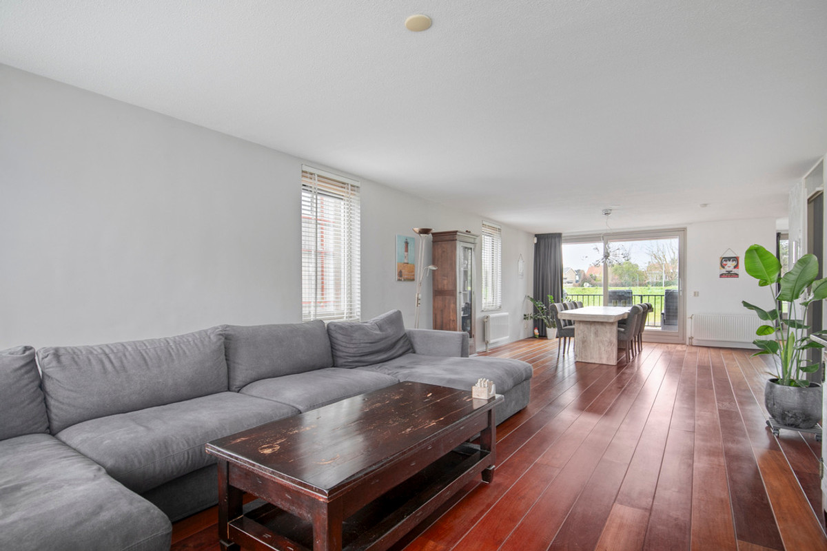 Twee-onder-één-kap te koop: Schillingdijk 9, Amsterdam