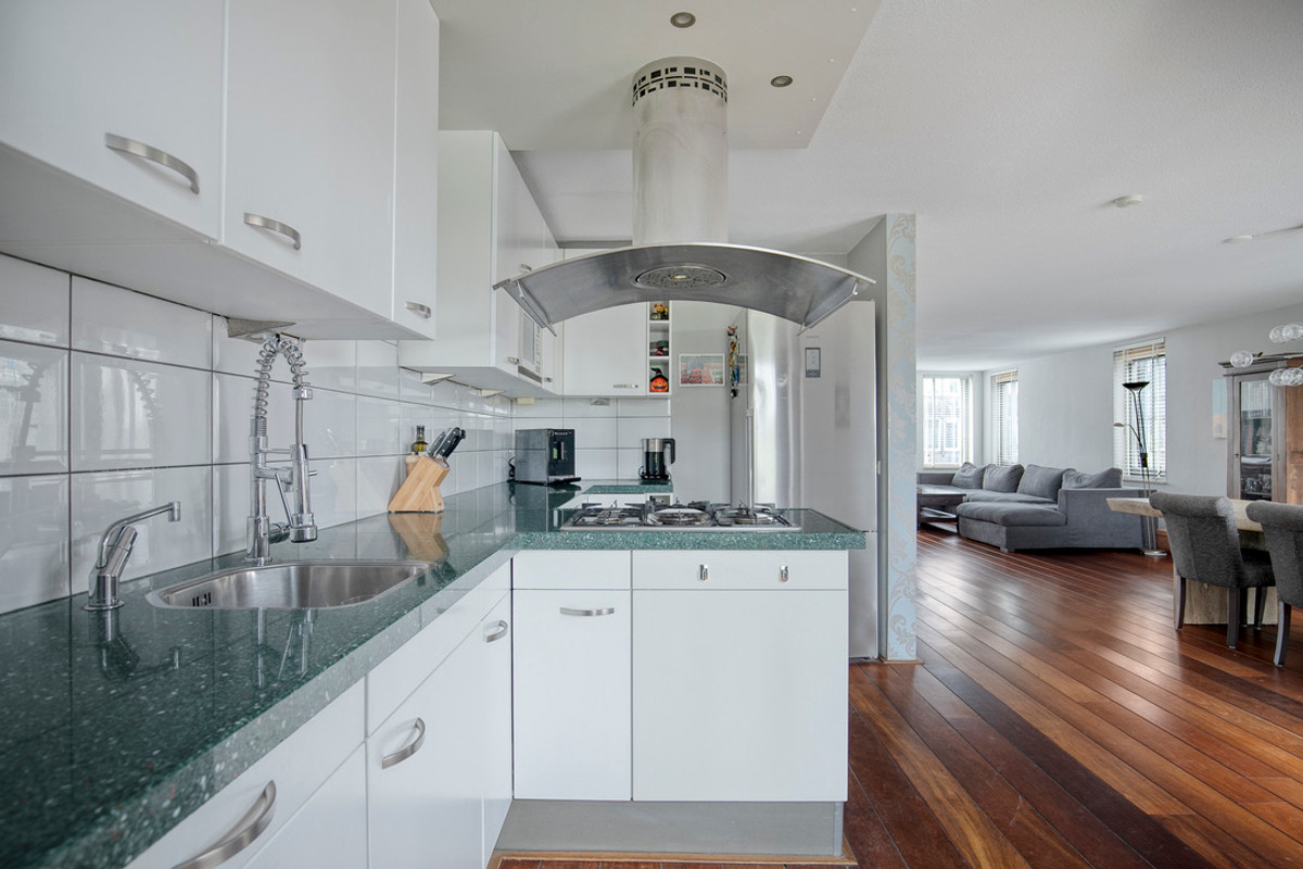 Twee-onder-één-kap te koop: Schillingdijk 9, Amsterdam