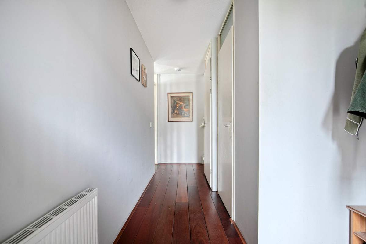 Twee-onder-één-kap te koop: Schillingdijk 9, Amsterdam