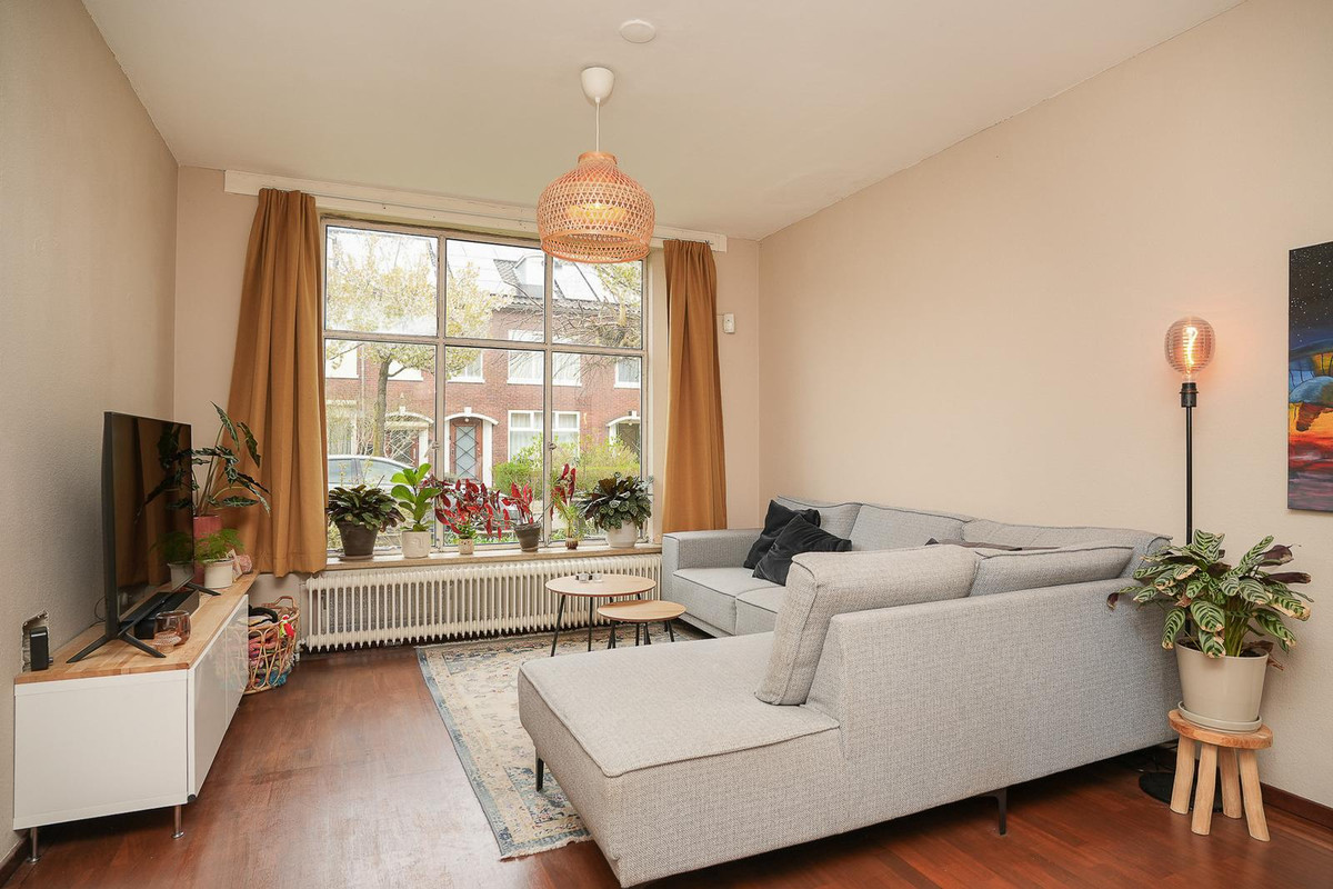 Tussenwoning te koop: Catharina van Renneslaan 16, Utrecht