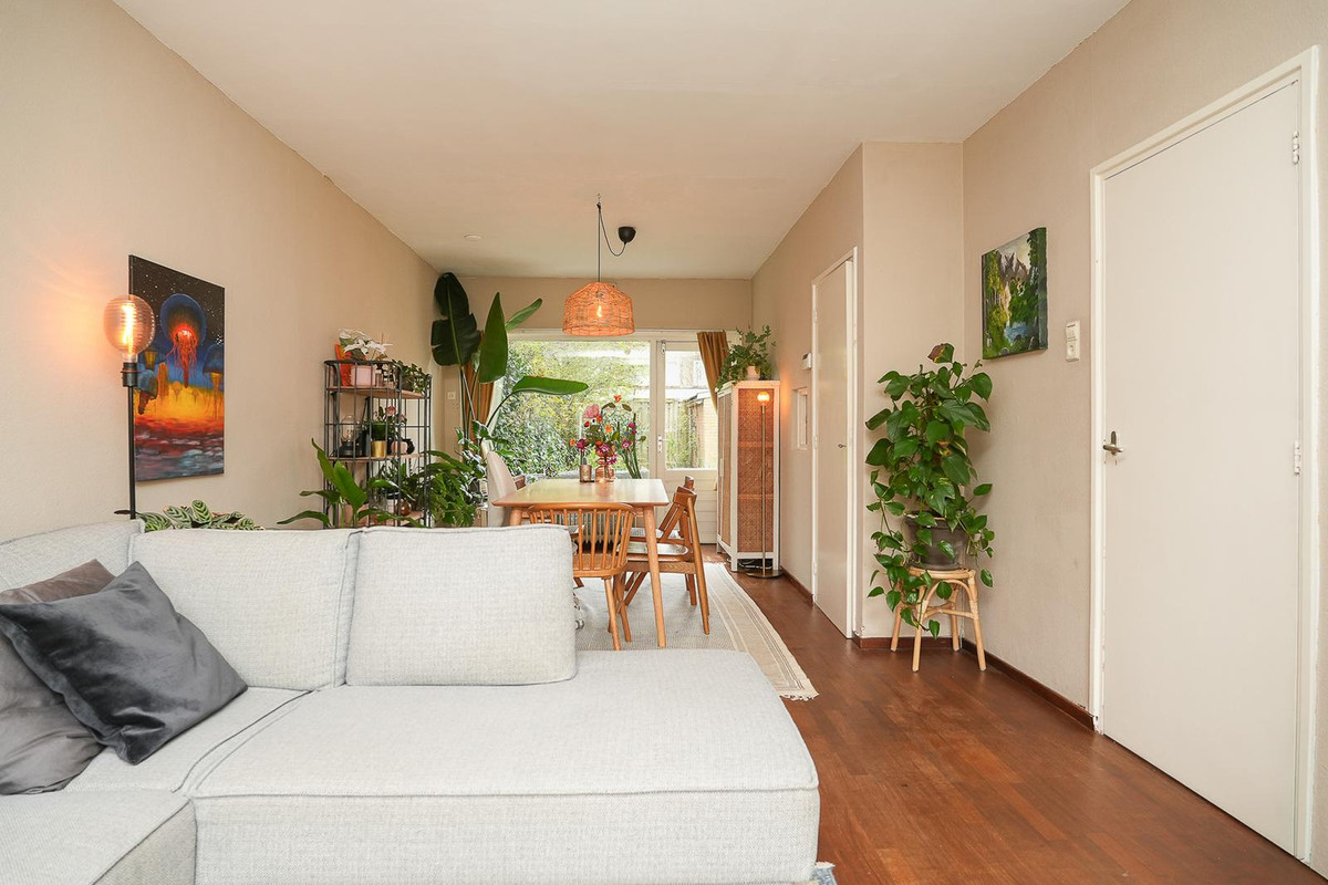 Tussenwoning te koop: Catharina van Renneslaan 16, Utrecht