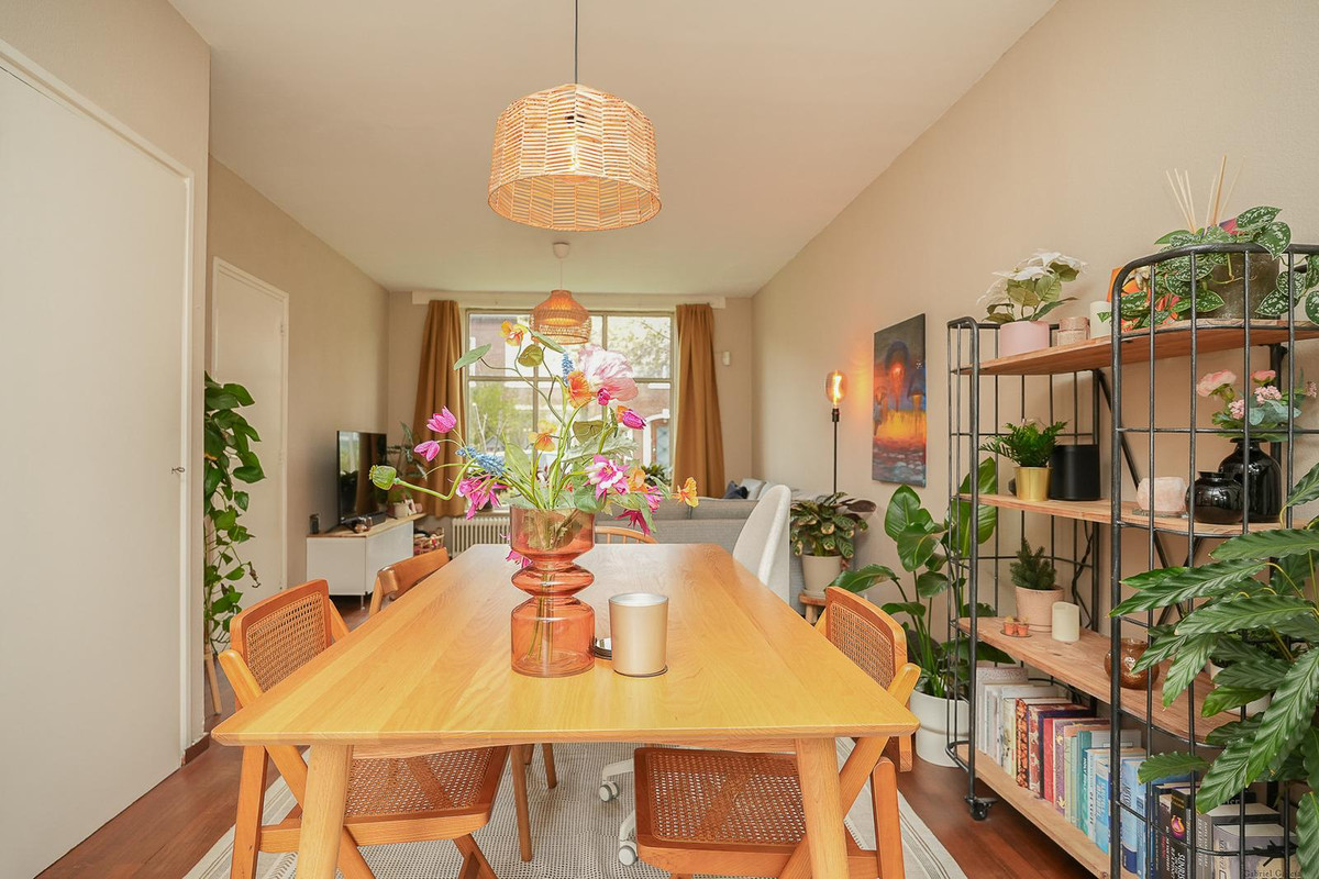Tussenwoning te koop: Catharina van Renneslaan 16, Utrecht