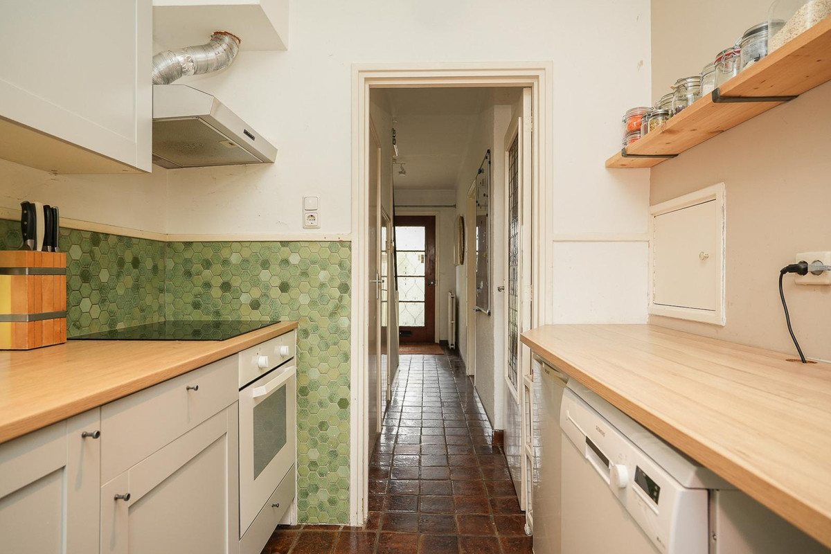 Tussenwoning te koop: Catharina van Renneslaan 16, Utrecht