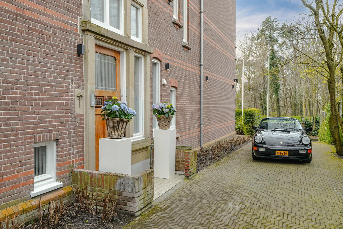 Twee-onder-één-kap te koop: Nieuwe Parklaan 75, 'S-Gravenhage
