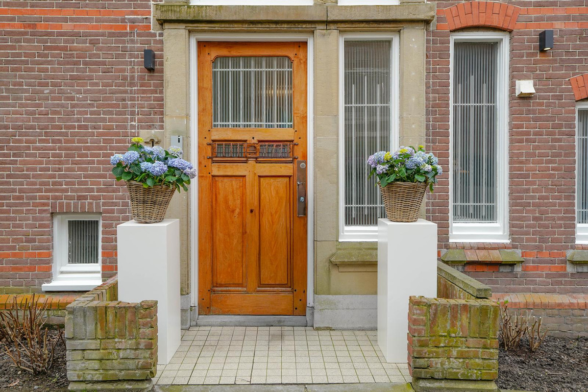 Twee-onder-één-kap te koop: Nieuwe Parklaan 75, 'S-Gravenhage