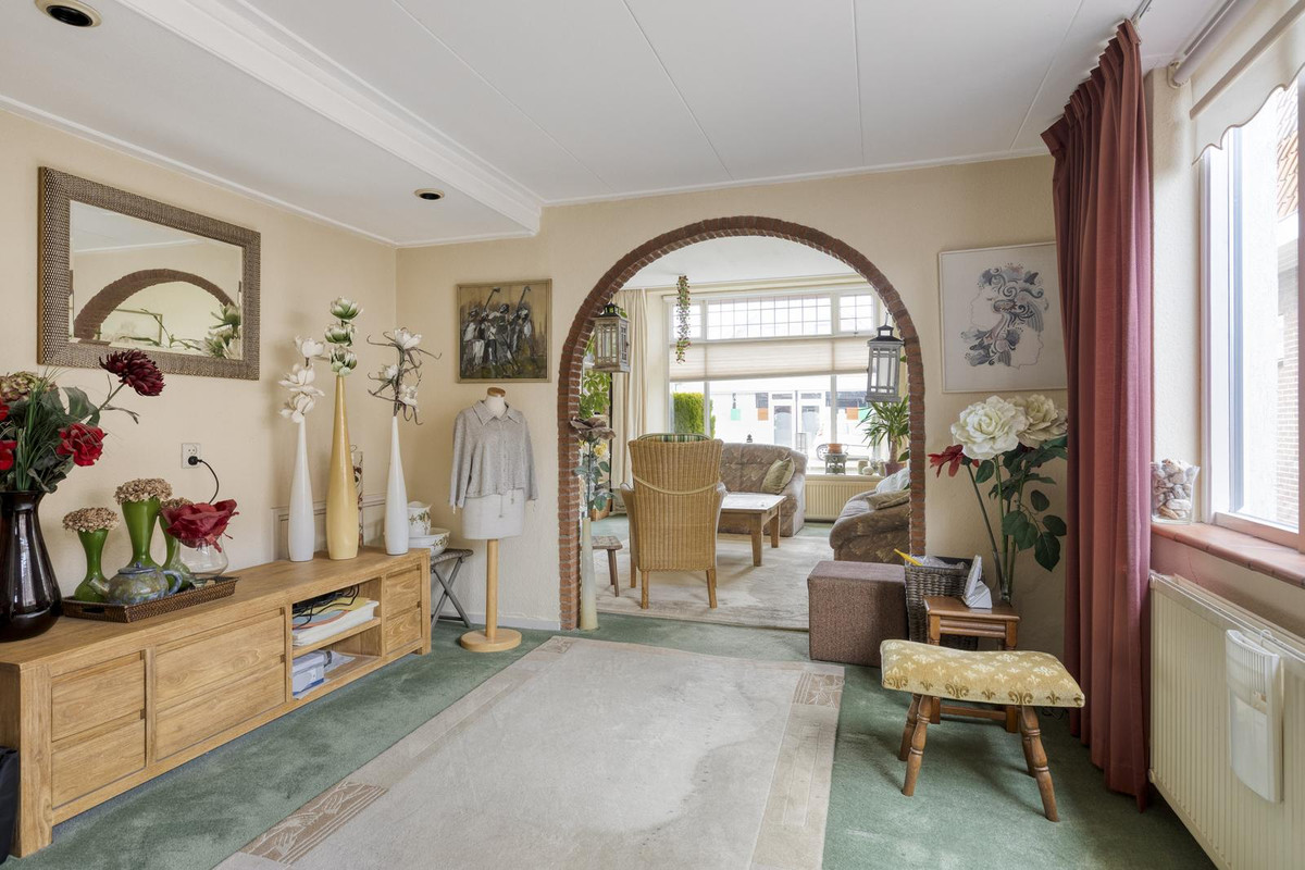 Twee-onder-één-kap te koop: Dorpsstraat 60, Halle
