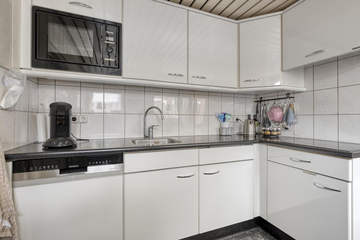 Twee-onder-één-kap te koop: Dorpsstraat 60, Halle