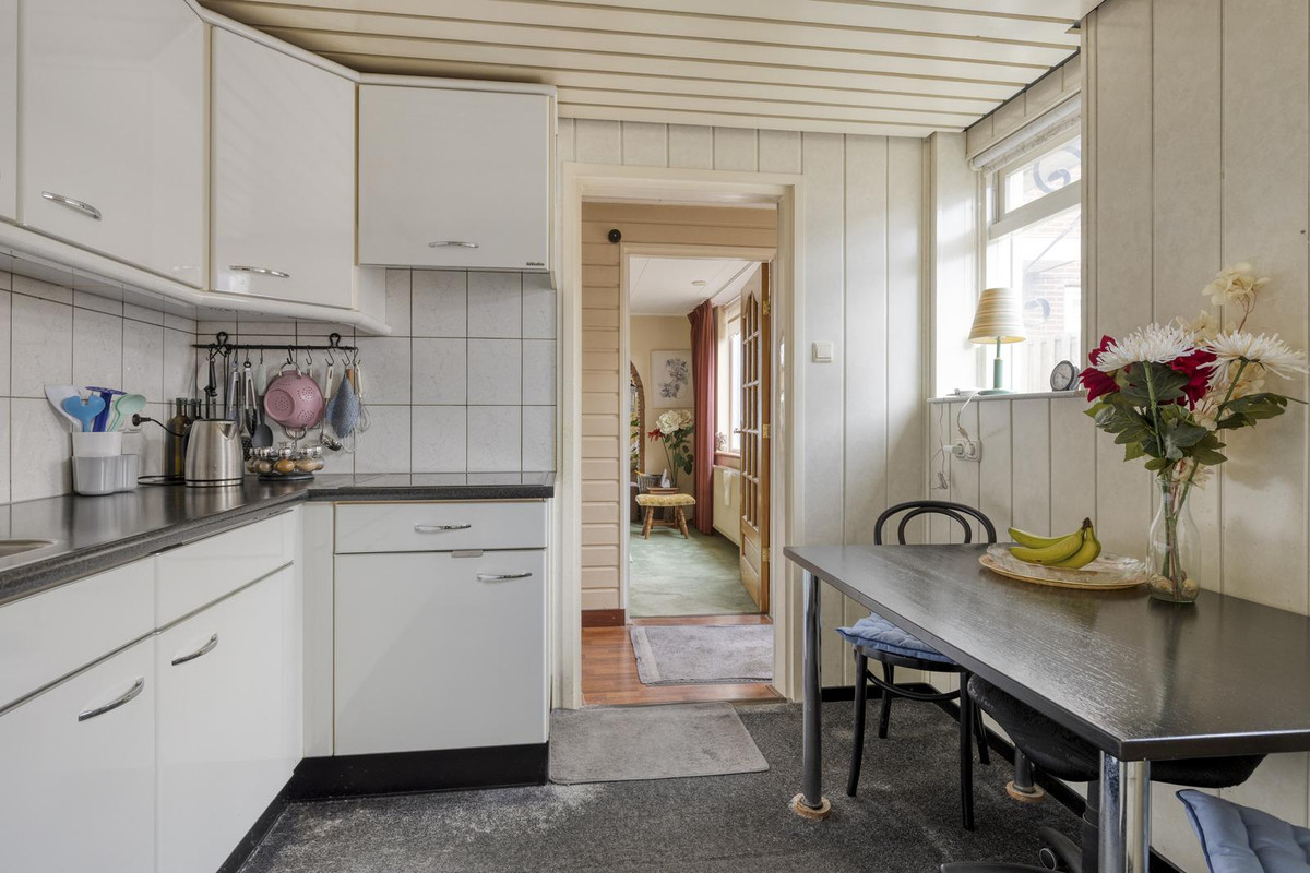 Twee-onder-één-kap te koop: Dorpsstraat 60, Halle