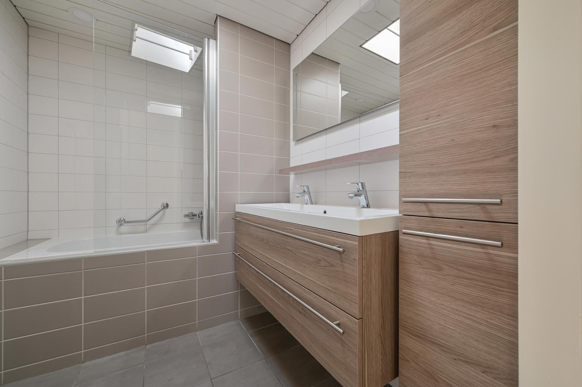 Hoekwoning te koop: Lommerbergen 216, Reuver