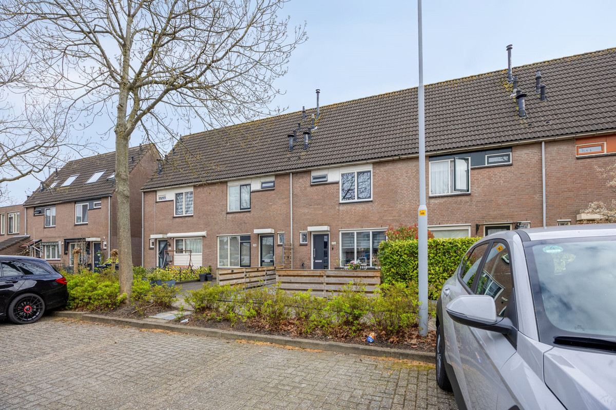 Tussenwoning te koop: Mastbos 176, Hoofddorp