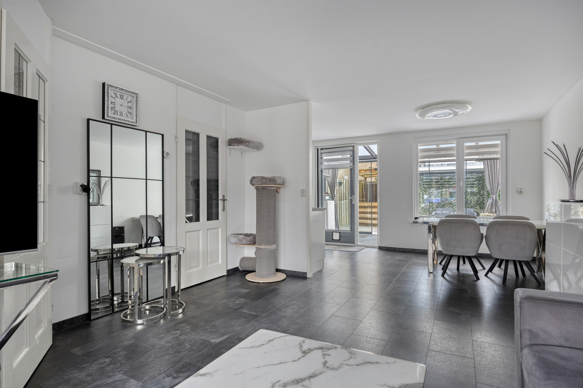 Tussenwoning te koop: Mastbos 176, Hoofddorp