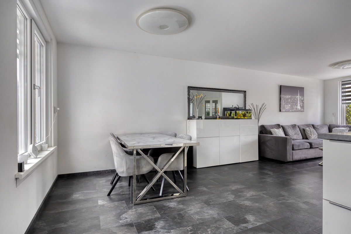 Tussenwoning te koop: Mastbos 176, Hoofddorp