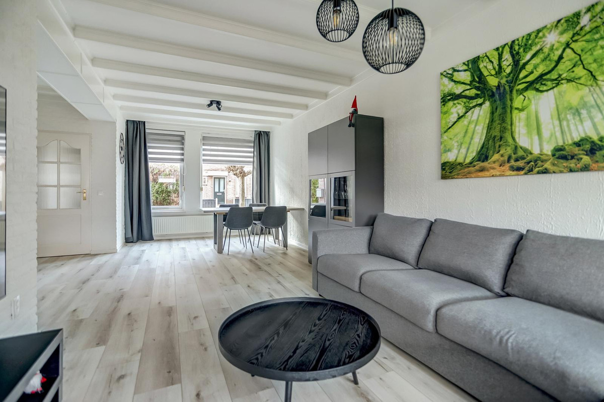 Tussenwoning te koop: Annecyhof 8, Eindhoven