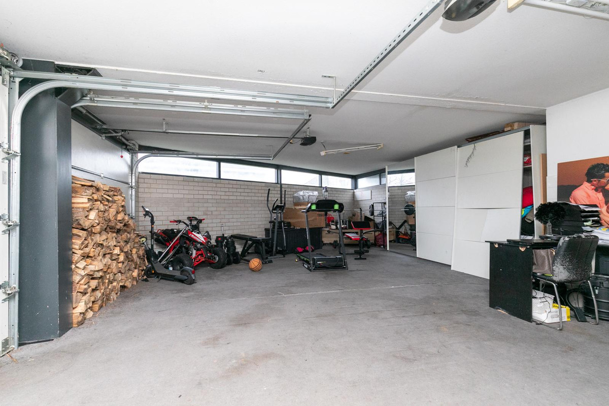 Hoekwoning te koop: Makkumplein 1, Tilburg