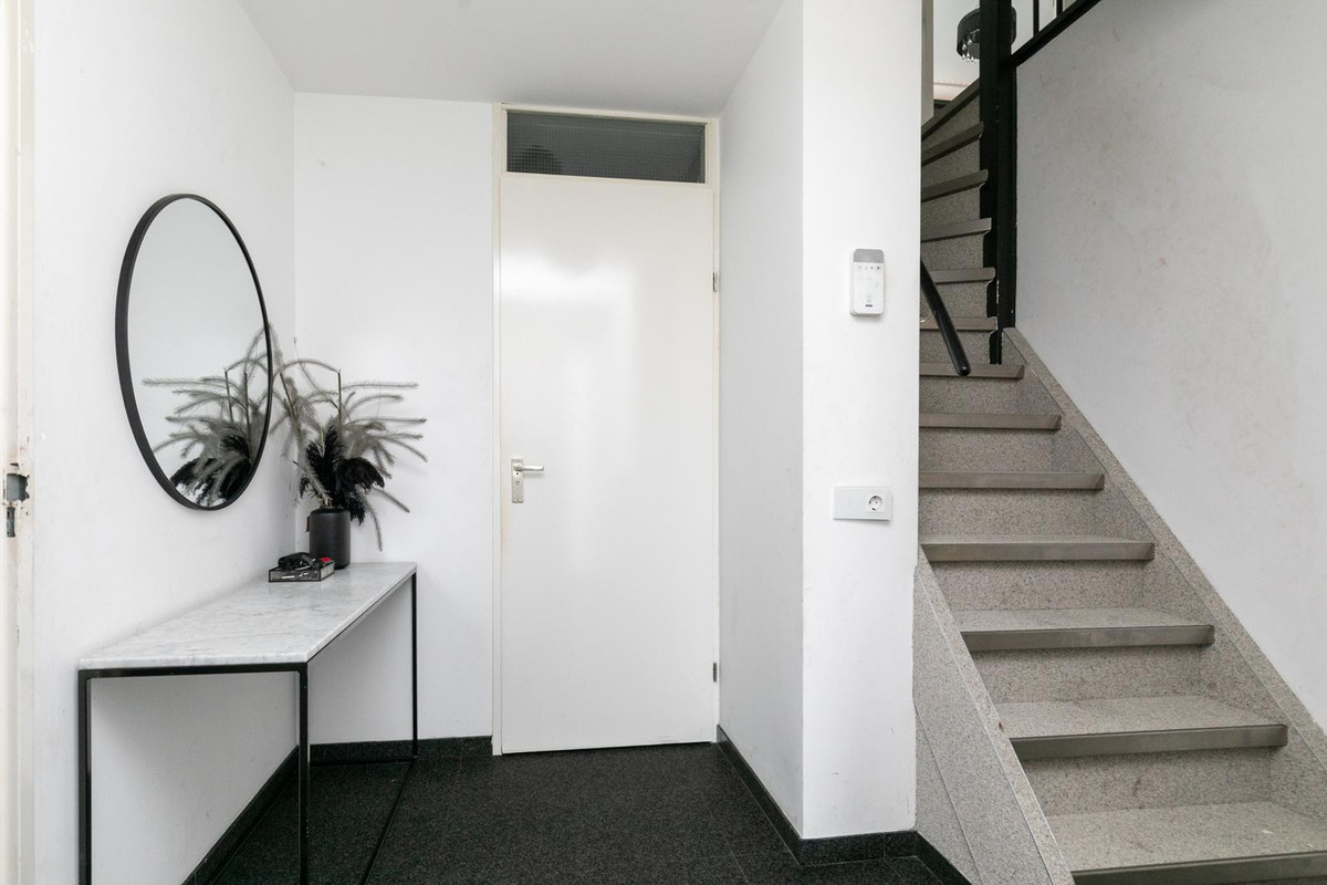Hoekwoning te koop: Makkumplein 1, Tilburg
