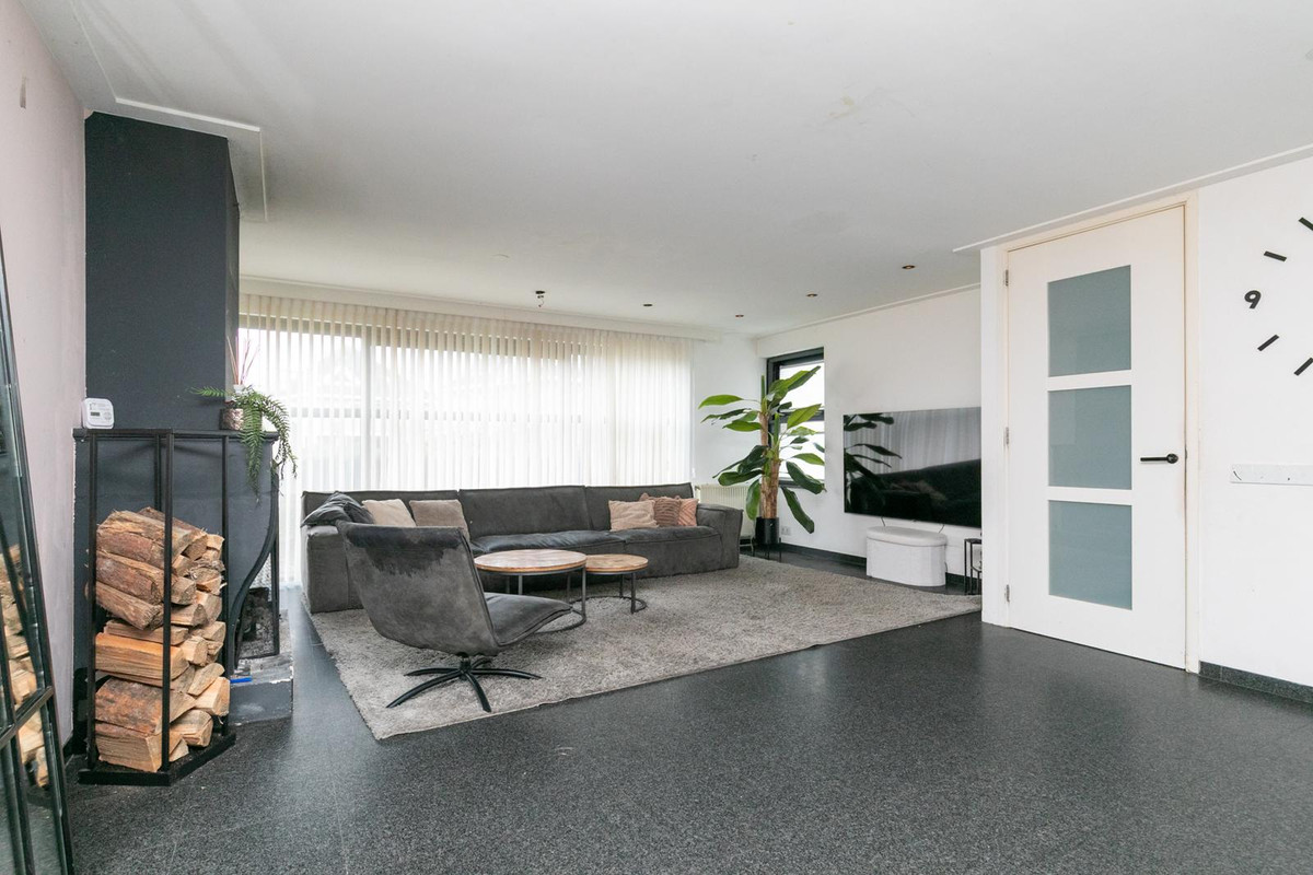 Hoekwoning te koop: Makkumplein 1, Tilburg