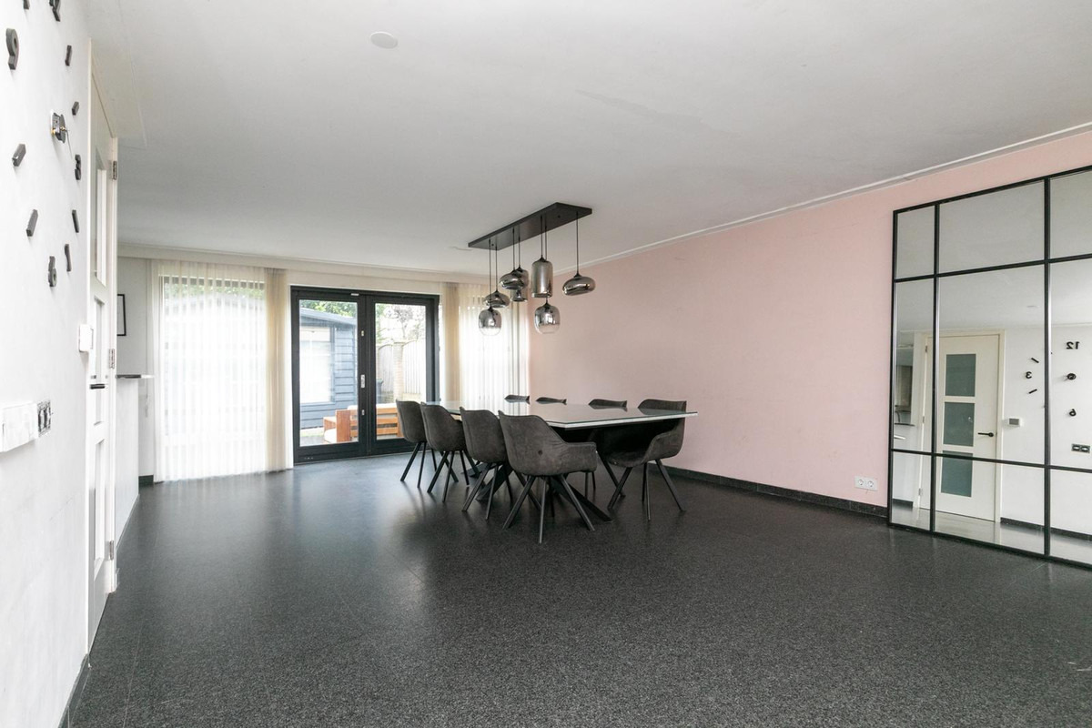Hoekwoning te koop: Makkumplein 1, Tilburg