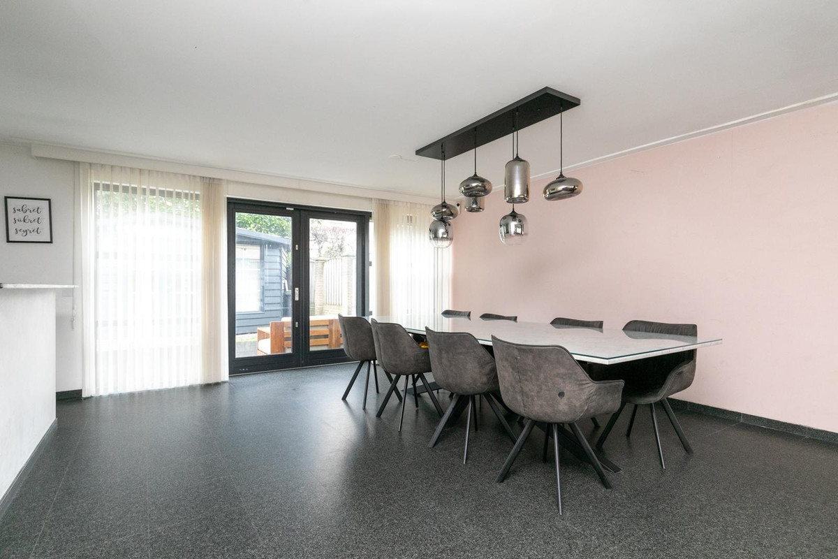 Hoekwoning te koop: Makkumplein 1, Tilburg