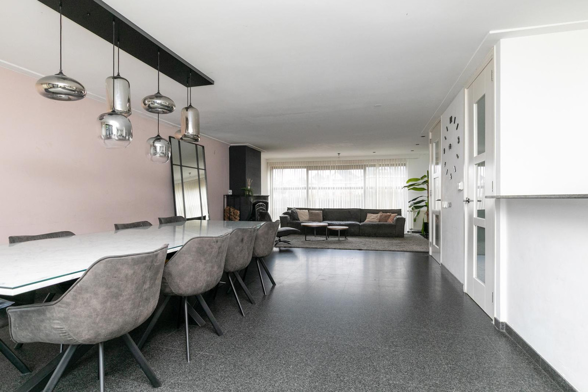 Hoekwoning te koop: Makkumplein 1, Tilburg