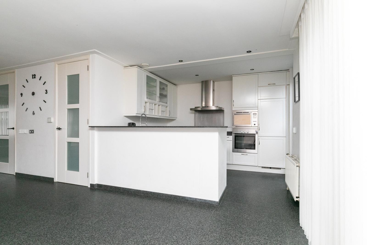 Hoekwoning te koop: Makkumplein 1, Tilburg