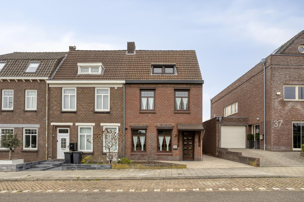 Hoekwoning te koop: Prins Hendriklaan 35, Brunssum