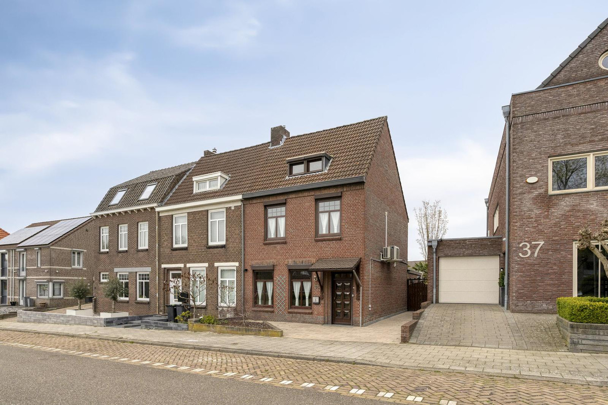Hoekwoning te koop: Prins Hendriklaan 35, Brunssum
