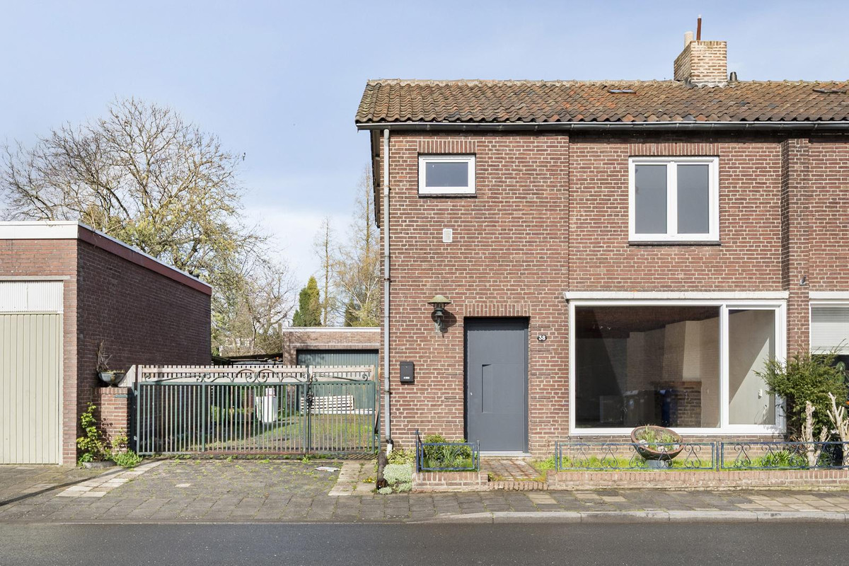 Twee-onder-één-kap te koop: Kasteel Daelenbroeckstraat 38, Maastricht