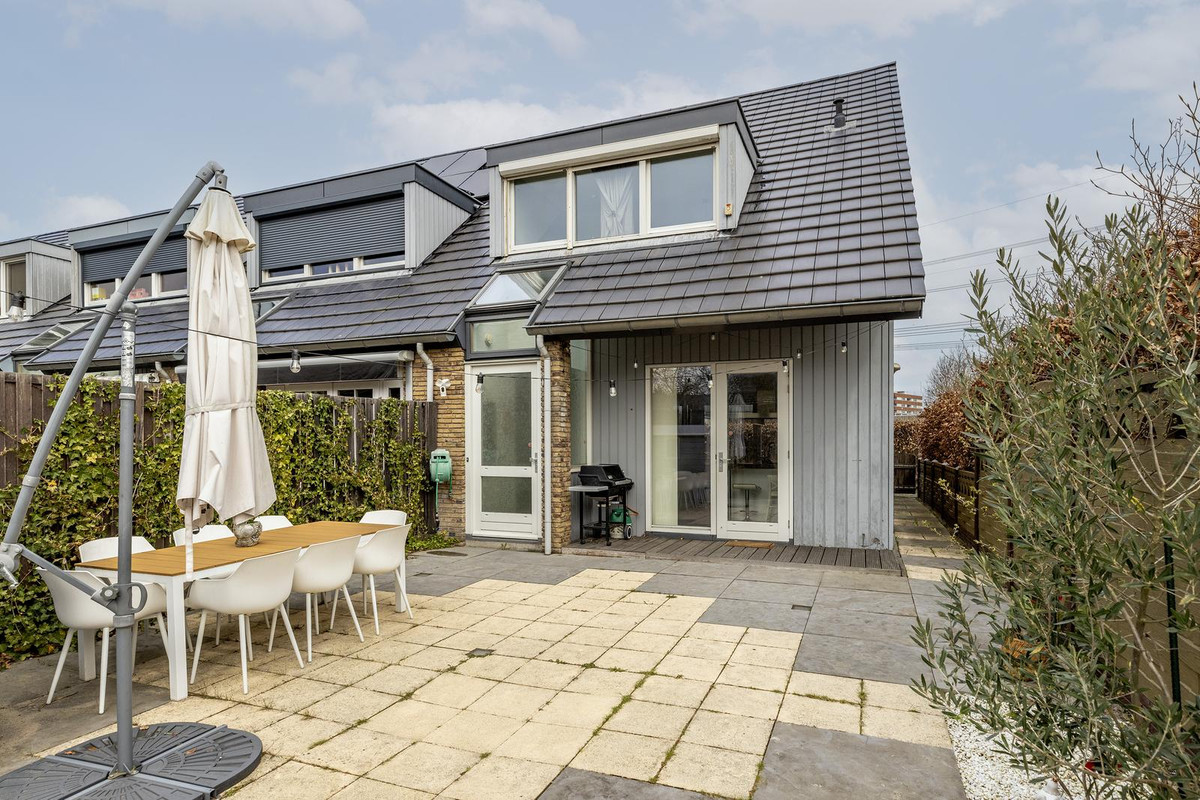 Hoekwoning te koop: Madame Gresstraat 46, Rotterdam