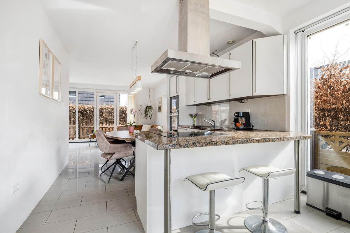 Hoekwoning te koop: Madame Gresstraat 46, Rotterdam