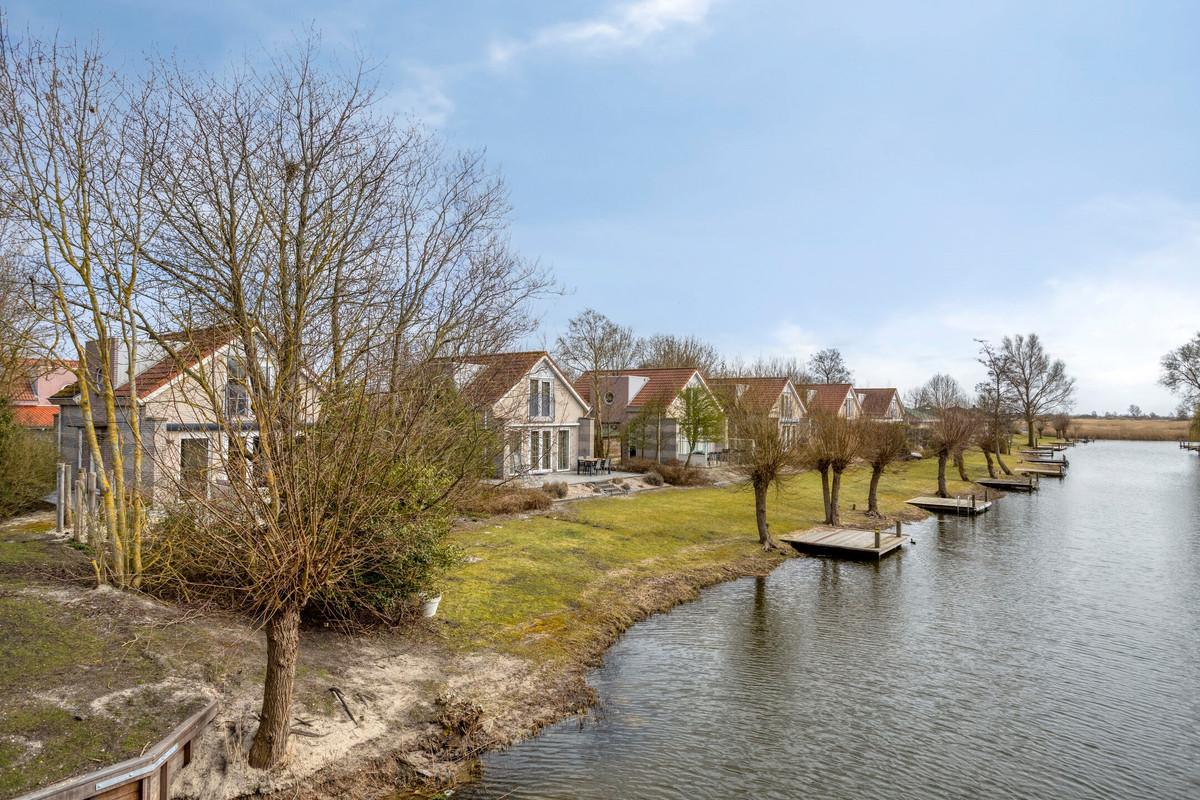 Vrijstaande woning te koop: Schuitenzand 2, Makkum
