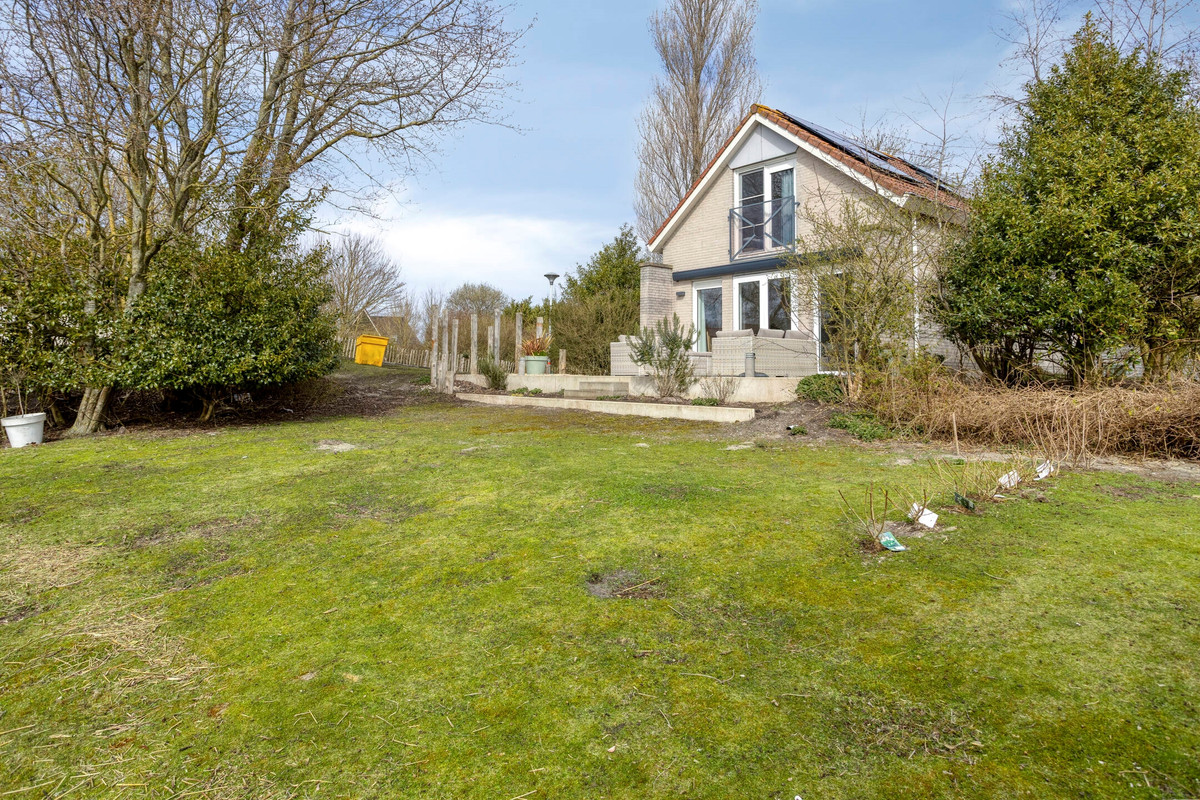 Vrijstaande woning te koop: Schuitenzand 2, Makkum