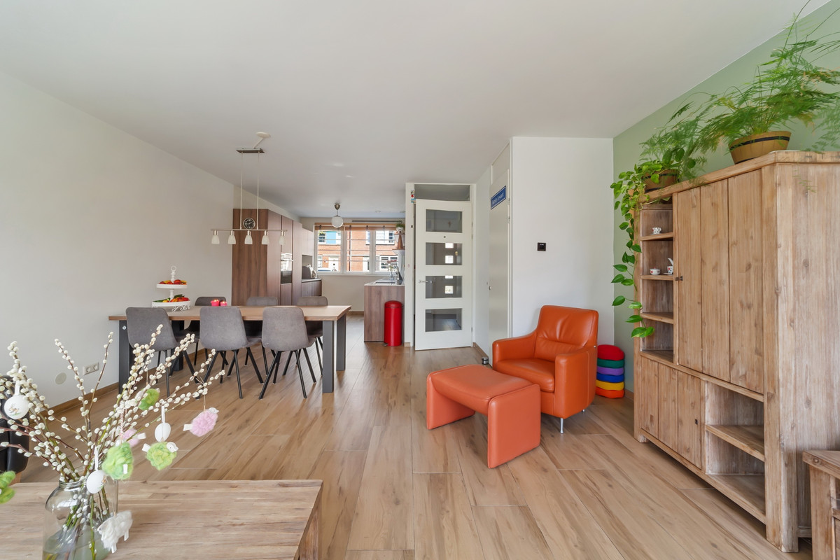 Tussenwoning te koop: Jacob van Heemskercklaan 13, Maassluis