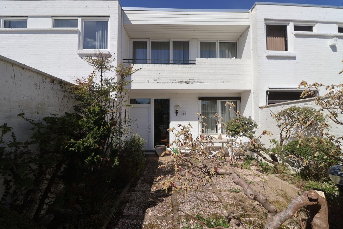 Tussenwoning te koop: Castelmorelaan 24, Maastricht