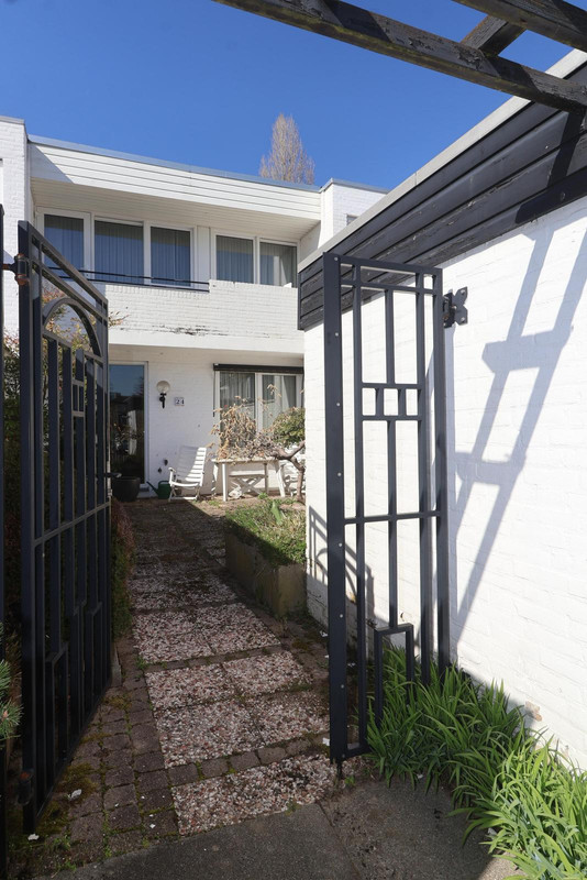 Tussenwoning te koop: Castelmorelaan 24, Maastricht