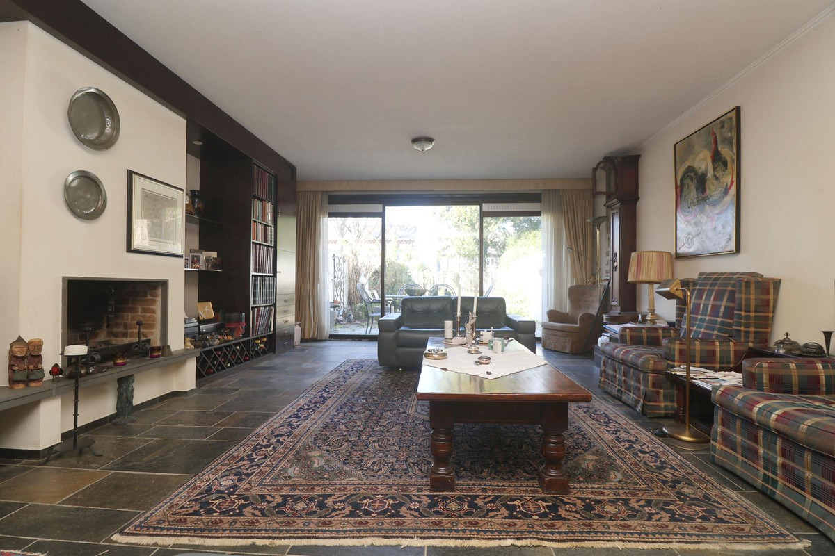 Tussenwoning te koop: Castelmorelaan 24, Maastricht