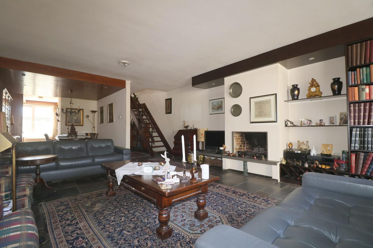 Tussenwoning te koop: Castelmorelaan 24, Maastricht