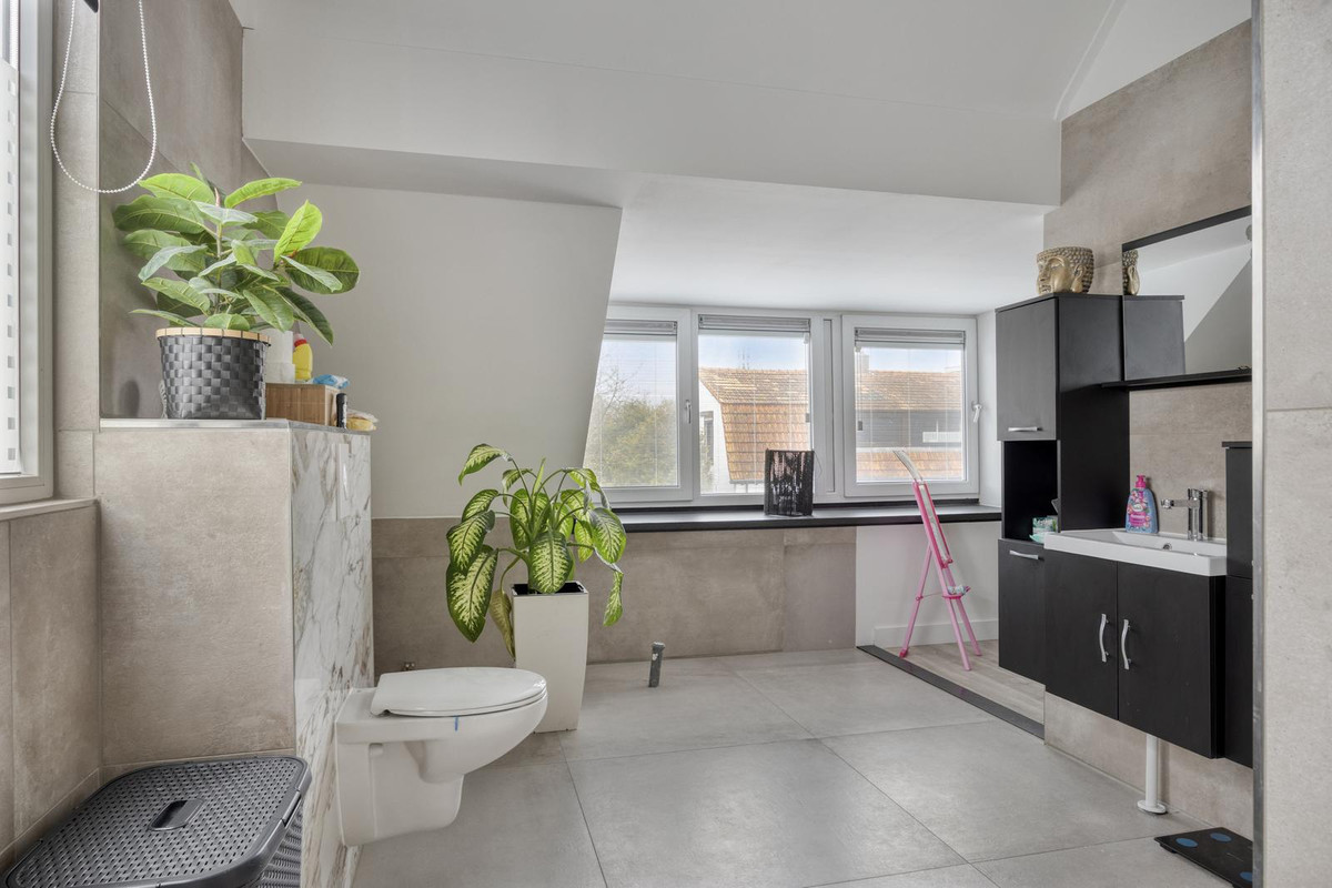 Appartement te koop: Schipholtstraat 28, Enschede